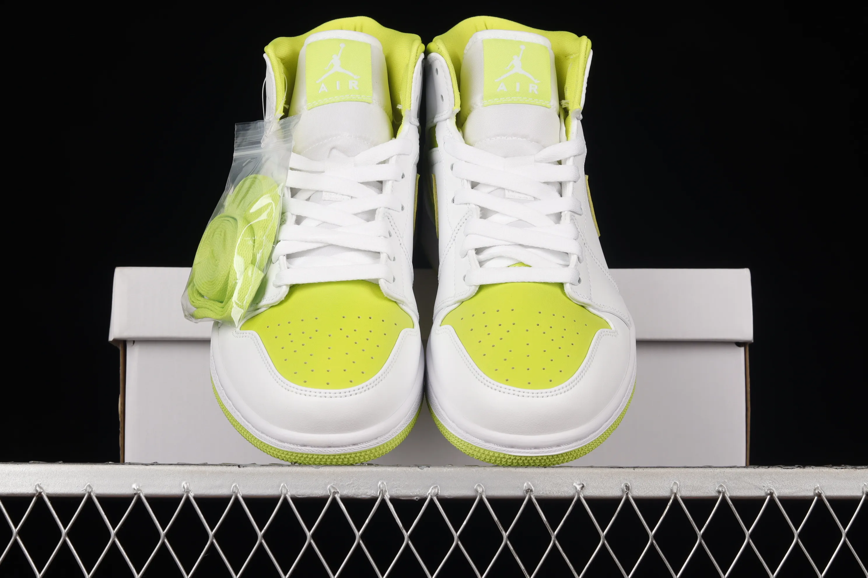 All Categories Air Jordan Jordan Series Basketball Shoes Air Jordan 1 Mid Air Jordan 1 Mid "White Lime" AJ1 Joe 1 Green Lime China Basketball Shoes BQ6472-131